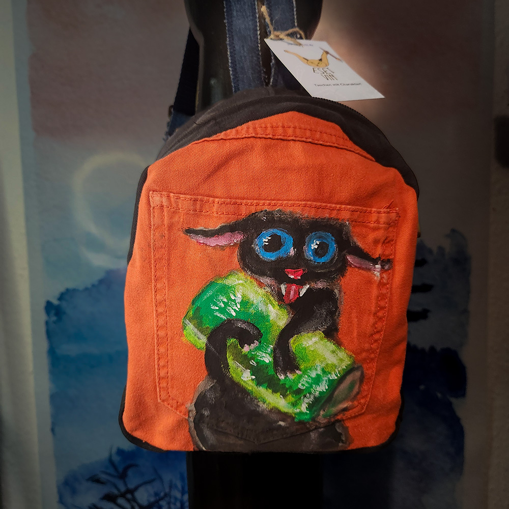 Rucksack aus recyceltem Jeansstoff | Handgefertigtes Unikat | Rucksack mit Motiv – Bild 2