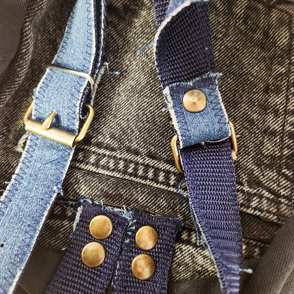 Rucksack aus recyceltem Jeansstoff | Handgefertigtes Unikat | Rucksack mit Motiv – Bild 7