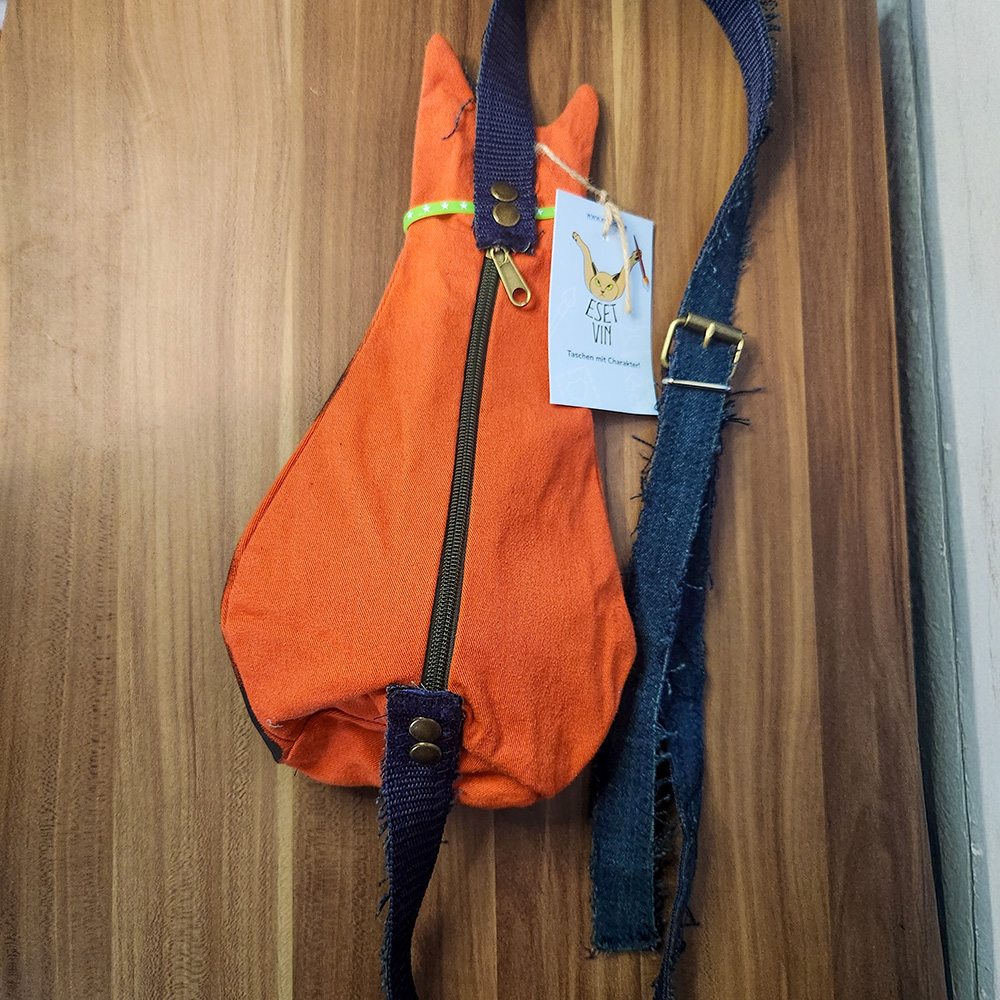 Tasche in Katzenform aus recyceltem Jeansstoff | Handgefertigtes Unikat | Kleine Tasche mit Motiv