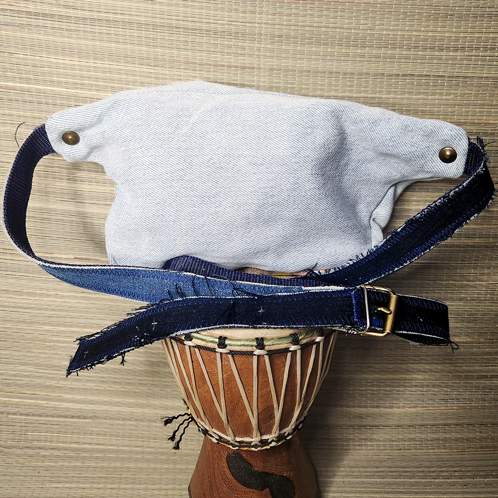 Bauchtasche aus recyceltem Jeansstoff | Handgefertigtes Unikat | Bauchtasche mit Motiv