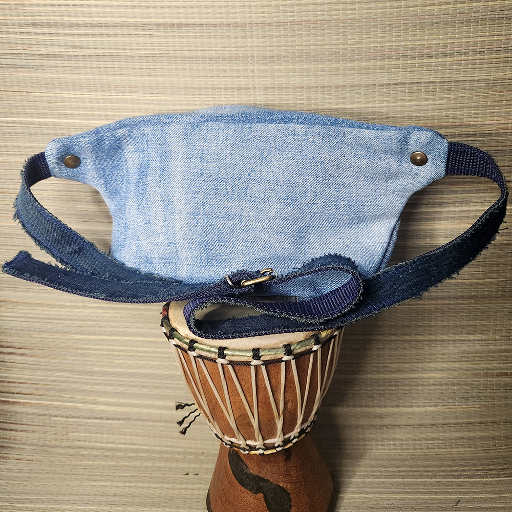 Bauchtasche aus recyceltem Jeansstoff | Handgefertigtes Unikat | Bauchtasche mit Motiv