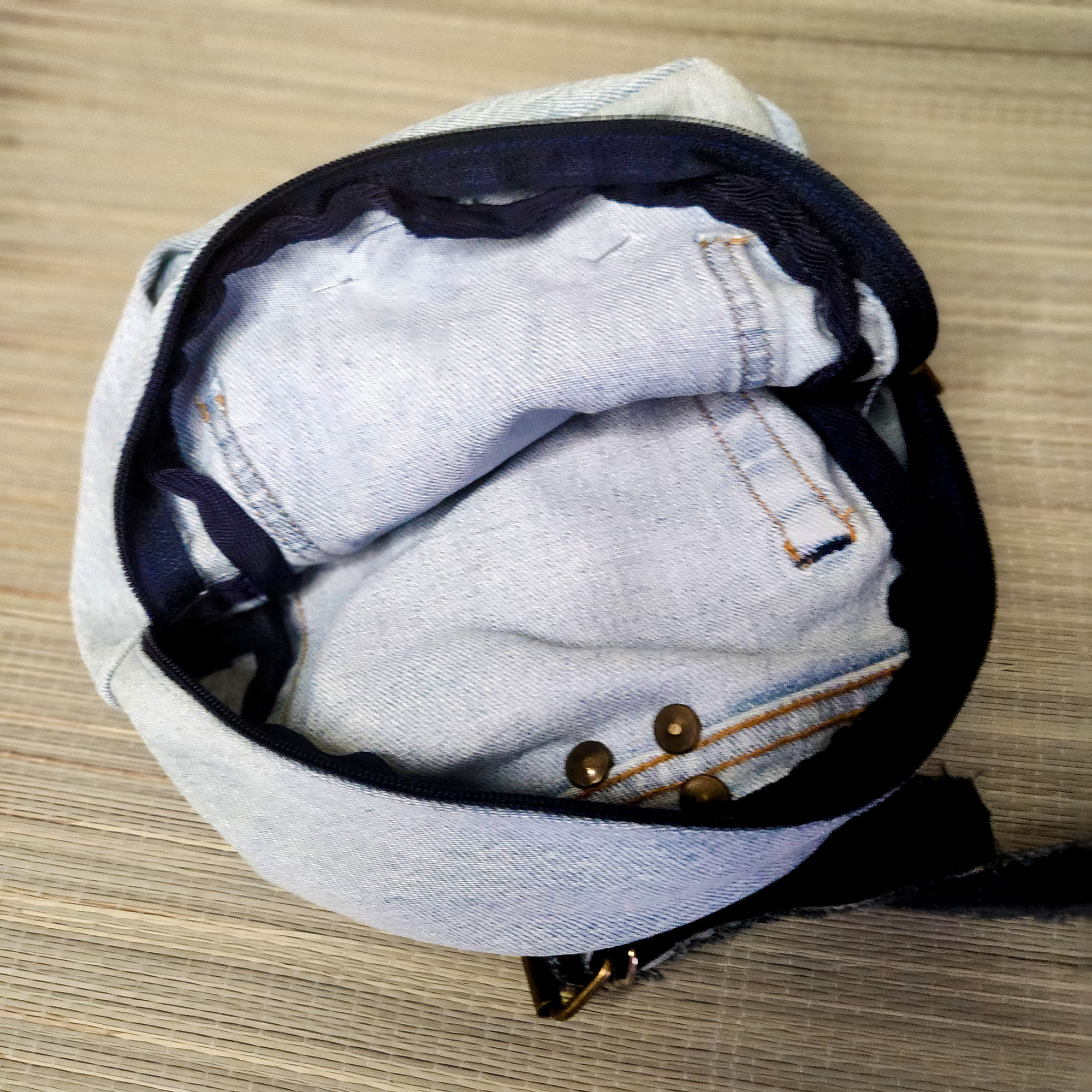 Rucksack aus recyceltem Jeansstoff | Handgefertigtes Unikat | Rucksack mit Motiv