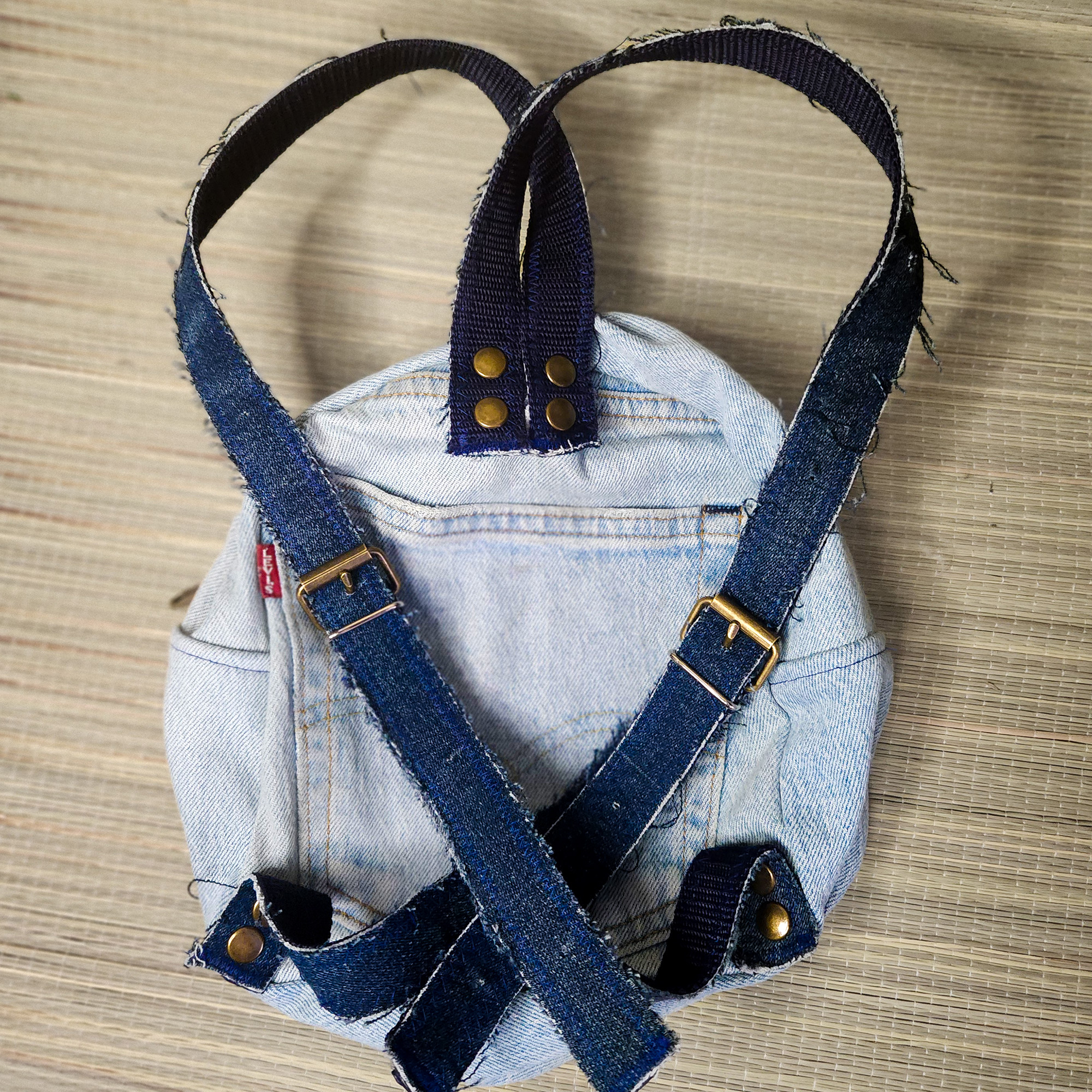 Rucksack aus recyceltem Jeansstoff | Handgefertigtes Unikat | Rucksack mit Motiv