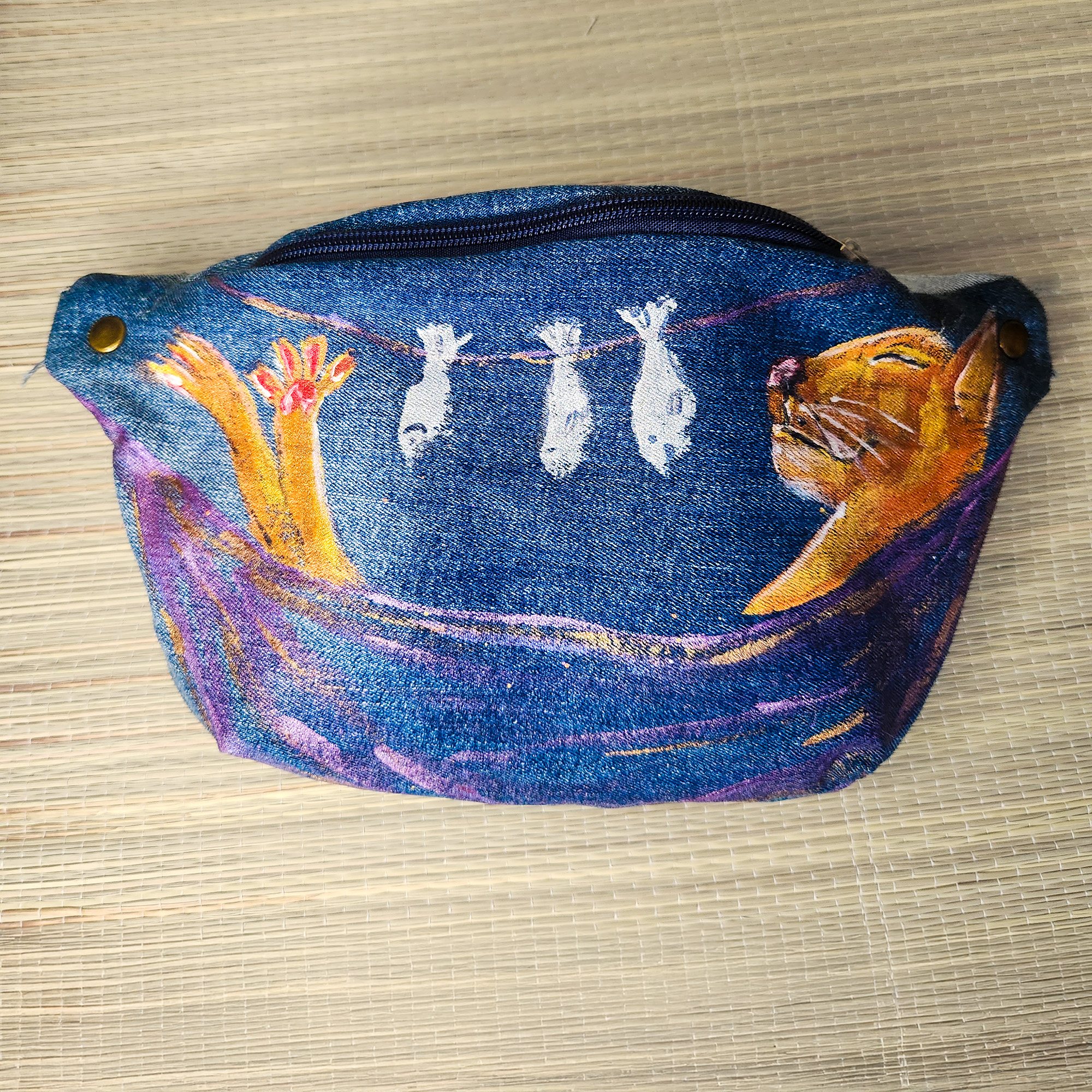 Bauchtasche aus recyceltem Jeansstoff | Handgefertigtes Unikat | Bauchtasche mit Motiv