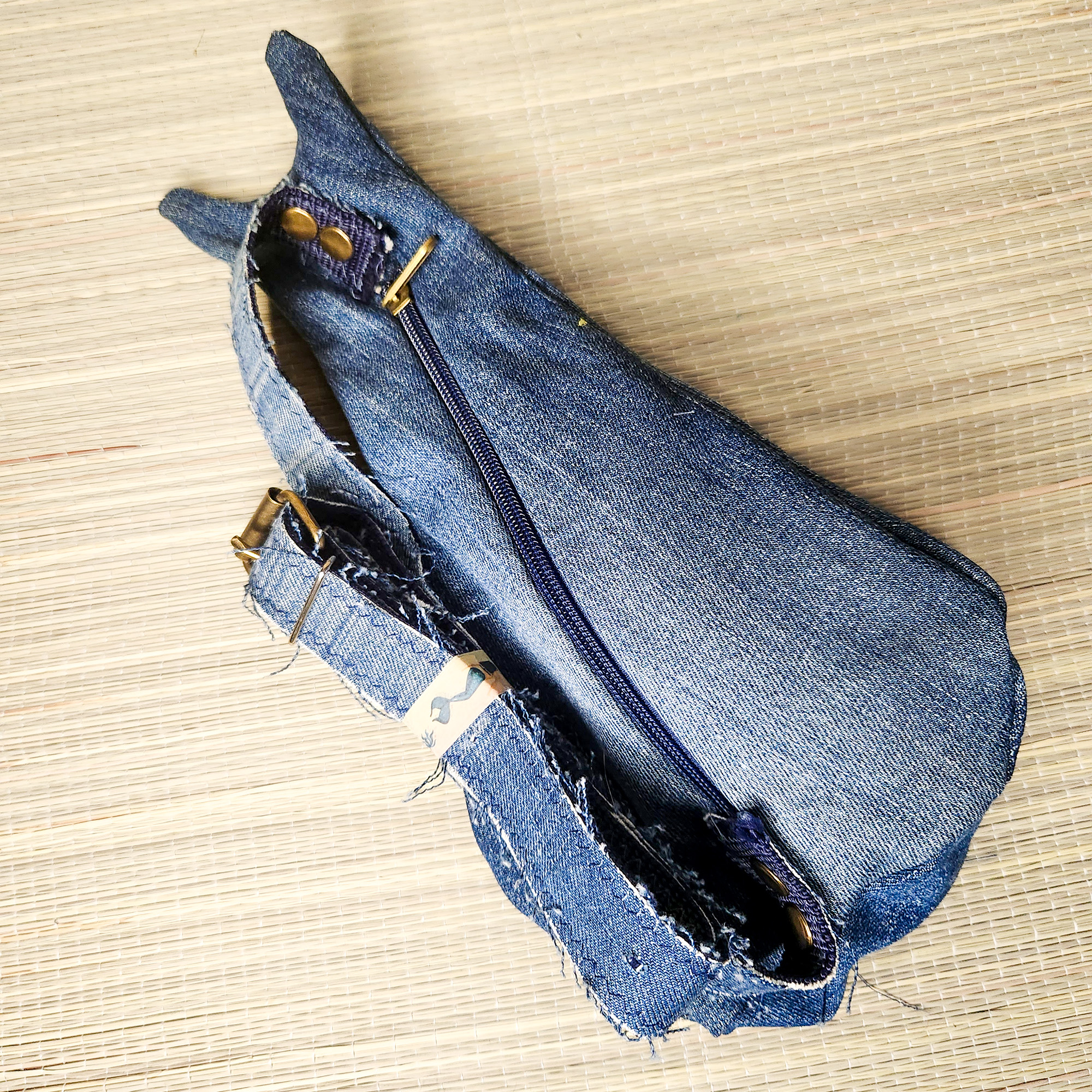 Tasche in Katzenform aus recyceltem Jeansstoff | Handgefertigtes Unikat | Rucksack mit Motiv