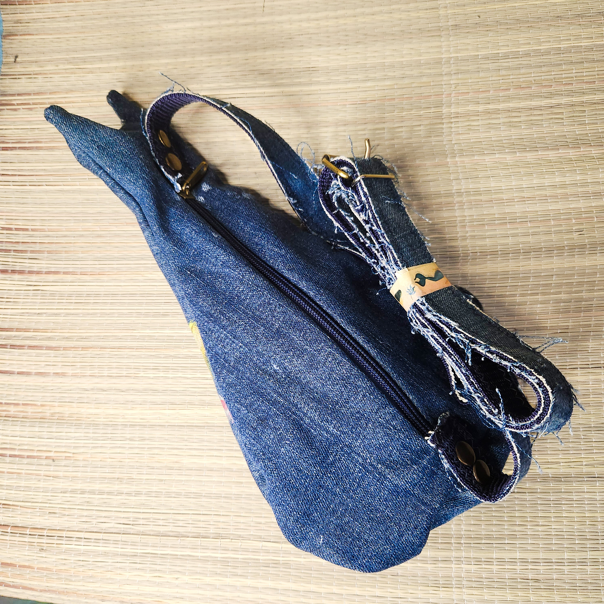 Tasche in Katzenform aus recyceltem Jeansstoff | Handgefertigtes Unikat | Rucksack mit Motiv